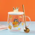 Heat-resistant glass coffee mug with crown lid and gold spoon, cute cat pattern 500ml. - Grey Kitten Mug with Lid & Spoon