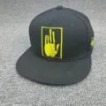 Gorra de béisbol estilo hip hop negra con bordado de mano amarilla para streetwear - Ajustable / Ala plana negra [Palma dorada]