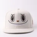 Gorra de béisbol hip-hop de ala plana beige con lindo bordado de ojos y dientes de dibujos animados. - Ajustable / Expresión divertida - visera plana beige