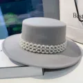 Cappello piatto in lana grigia con catena di perle multistrato, stile retro elegante. - M（56-58cm） / Grigio chiaro