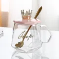 Tasse à café en verre transparent avec couvercle couronne rose et cuillère dorée - Couvercle Couronne + Cuillère / Rose