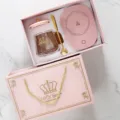 Coffret cadeau tasse à café en verre rose avec chauffe-tasse électrique et cuillère. - Couvercle Diamant + Cuillère + Boîte Cadeau Base Chauffante / Rose