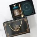 Élégant coffret cadeau tasse en verre avec couvercle, cuillère dorée et chauffe-tasse électrique. - Couvercle Couronne + Cuillère + Boîte Cadeau Base Chauffante / Vert