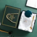 Coffret cadeau élégant tasse à café en verre avec couvercle et cuillère dorée, idéal pour bureau. - Couvercle Plat + Cuillère + Boîte Cadeau / Vert