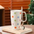 Keramische koffiekop met kleurrijke stippen, stijlvolle schattige melkbeker voor het ontbijt. - 600ml / Stippen (Met Deksel & Lepel)