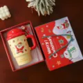 Weihnachten Keramik Tasse mit Deckel und Strohhalm Geschenkset fuer Feiertag Trinkbecher - 550ml / 550 ML [Roter Weihnachtsbecher]