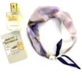 Vue détail foulard en soie pour femme avec boucle aimantée perle design floral élégant cou - KK-5