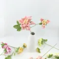 Bouquet de pivoines au crochet fait main avec vase, décoration florale tricotée chic. - Rose