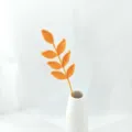 Ramo di foglie autunnali all'uncinetto fatto a mano pianta artificiale per vaso - Foglie di rosa arancione