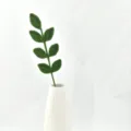 Rametto di foglia verde all'uncinetto fatto a mano pianta artificiale decorazione tavola - Foglie per tutte le stagioni verde scuro