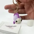 Portachiavi pesce uncinetto fatto a mano simpatico animale lavorato borsa ciondolo viola gadget. - Ciondolo pesciolino viola chiaro