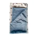 Verdichtete Plüsch Haustierdecke mit süßem Kuh-Print und weichem blauen Flanellmaterial. - Decke S: 50 x 70 cm / Blaues Kaninchenvlies