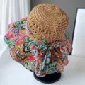 Chapeau de soleil en paille motif paisley bohème avec grand bord en tissu pour femme. - Taille unique / Motif cachemire kaki et rouge rose