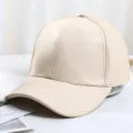 Berretto da baseball in ecopelle beige per donna e uomo, design liscio di tendenza autunno. - M（56-58cm） / Beige