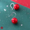 S925 Sterling Silber rote Kugel Ohrringe süße weihnachtliche minimalistische Ohrstecker. - 925er Silber / E7559 / Rote Muschelperle Ohrringe