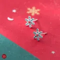 Weihnachtliche Schneeflocke Silber Ohrstecker gruen und rot emailliert festlicher Damenschmuck. - 925er Silber / E4334 / Grüne Schneeflocke Ohrringe