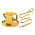 Set pettorina e guinzaglio per cani giallo con fiocco, gilet in camoscio morbido per piccoli animali. - Taglia XXS (Set Pettorina e Guinzaglio) / Giallo