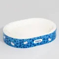 Ovale Wellpappe Katzenkratzbaum Kratzbrett mit blauem Leopardenmuster, langlebiges Bett. - Katzenkratzbrett aus weißer Pappe mit Leopardenmuster / Dunkelblau (60*9)