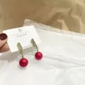 Elegante rote Perlen-Ohrringe mit S925 Silber-Stift, schlichtes und festliches Accessoire Damen. - Strass Rote Perle