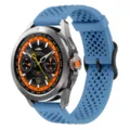 Detailansicht des blauen Silikon-Locharmbands mit Metallschließe und robuster Hardware. - 22mm / Premium Blau