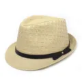 Vue détaillée du chapeau fedora en paille tissée avec bande en cuir et protection solaire. - M (56-58cm) / Beige