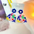 Akryl geometrische bunte Ohrringe mit S925 Silber Nadel, kreative Stil Variante. - Blaues Blumen Graffiti Stil