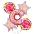 Vista dettagliata del set di cinque palloncini in alluminio con ciambella e stella. - Set per compleanno arcobaleno da 5 pezzi