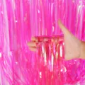 Rideau a franges en metallise rose iridescent pour decors de fete mariage et anniversaire. - Rose rouge