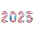 Gros plan détail du ballon aluminium chiffre 2025 arc-en-ciel dégradé pour décoration de fête. - Dégradé