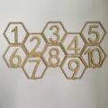 Houten zeshoek tafelnummers 1-10, uitgeholde zitplaatstekens voor huwelijk café bar decor. - Nummers 11-20