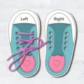 Montessori wooden shoelace training board for kids, early learning lacing toy shoes left right - 8 x 15 cm / Colorful Skate Shoes