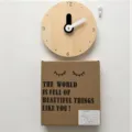 Orologio da parete in legno nordico minimalista silenzioso con scatola per arredamento - Bianco + nero (spedito senza batterie)