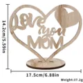 Holz Herz Tischdeko, ausgeschnittenes Love You Mom Schild mit rundem Sockel als Geschenk. - Love You Mom Großes Herz Stil