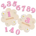 Set di schede mensili per neonati in legno con numeri rosa e oggetti di scena per foto. - Rosa