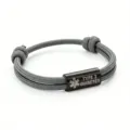 Bracelet paracorde d'alerte médicale en acier inoxydable, corde grise et plaque gravée noire. - Alerte Médicale Paracorde Grise Accessoires Noirs