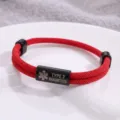 Bracciale in corda intrecciata rossa in acciaio inossidabile con targhetta medica nera. - Stile Allerta Medica / Corda Rossa Hardware Nero