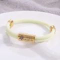 Bracciale di allarme medico in acciaio inossidabile con tubo inciso e corda intrecciata. - Stile Allerta Medica / Corda Bianco Sporco Hardware Dorato