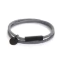 Bracciale a doppio strato in corda di Milano grigia intrecciata con chiusura magnetica nera. - Perimetro 40cm / Corda Grigia Accessorio Nero (ZR20250715B4)