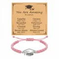 Afstudeerarmband met 2026 bedel en inspirerende kaart, verstelbaar roze gevlochten touw. - Met Kaart / Roze