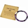 Detalle de la pulsera elástica de cuentas de amatista natural y ágata con tarjeta. - Pulsera de Cuentas de Amatista Número de Cumpleaños 17 / Con Tarjeta