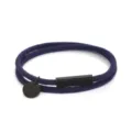 Bracciale in corda intrecciata blu scuro con chiusura magnetica rettangolare nera e ciondolo rotondo. - Perimetro 40cm / Corda Blu Scuro Accessorio Nero (ZR20250715B4)