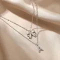 Collana multistrato in argento con fiocco e pendente con lettere in strass gioielli da donna - Stile a Doppio Strato con Lettera Iniziale A e Fiocco / Argento