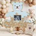 Houten beren gastenboek set voor babyborrel met hartjes van hout en bijbehorende standaard. - Zwart