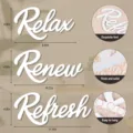 Set di 3 cartelli da parete in legno per bagno, targa sospesa Relax Renew Refresh. - modello 3
