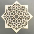 Dettaglio di Sottobicchiere intagliato a stella geometrica in legno per la tavola. - Stile Geometrico a Stella Multiangolo (LF303-6) / Colore legno naturale
