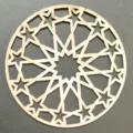 Sottobicchiere rotondo in legno intagliato al laser con motivo geometrico a stella. - Stile Geometrico Circolare (LF303-5) / Colore legno naturale