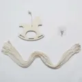 Colgante de pared DIY organizador de pinzas para el cabello macrame caballo de madera nordico. - Caballo balancín + hilo de color natural