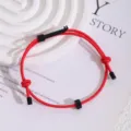 Minimalistisches rotes Seilarmband mit schwarzem Zahnanhänger verstellbarer Schmuck. - Neuer Schlüssel Wolframkarbid Original Stil / Rot