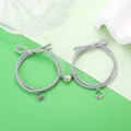 Pulseras de pareja minimalistas de cuerda trenzada con dijes de montaña y ola en detalle. - Estilo Paisaje (Par Gris)