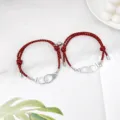 Détail de bracelet tressé magnétique pour couple, corde rouge et noire avec menottes en alliage. - Menottes Nouvelle Corde Noir et Rouge Paire